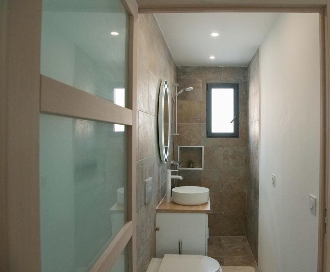Studio Meuble Avec Terrasse 布克港 外观 照片